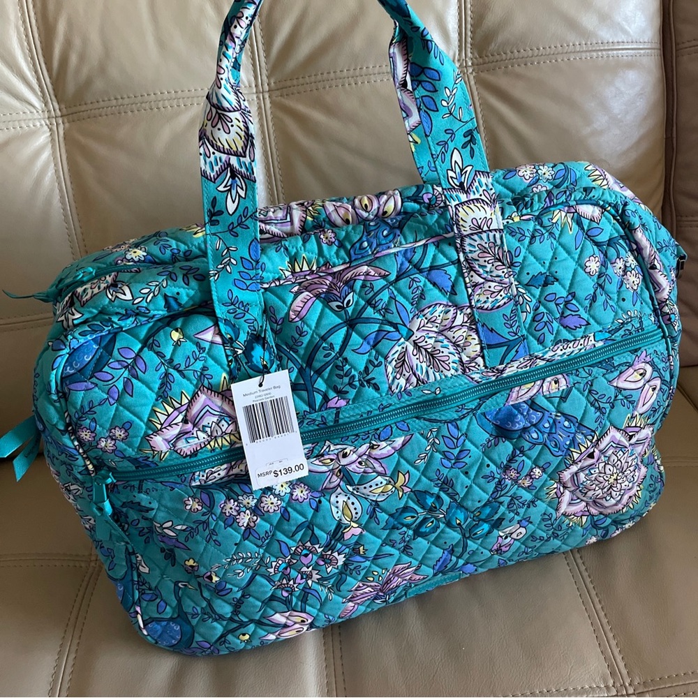 New Vera Bradley Medium Traveler Bag In peacock Garden cotton